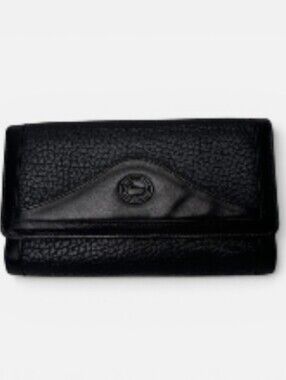 Dooney & Bourke wallet featuring their signature pebbled All leather duck logo